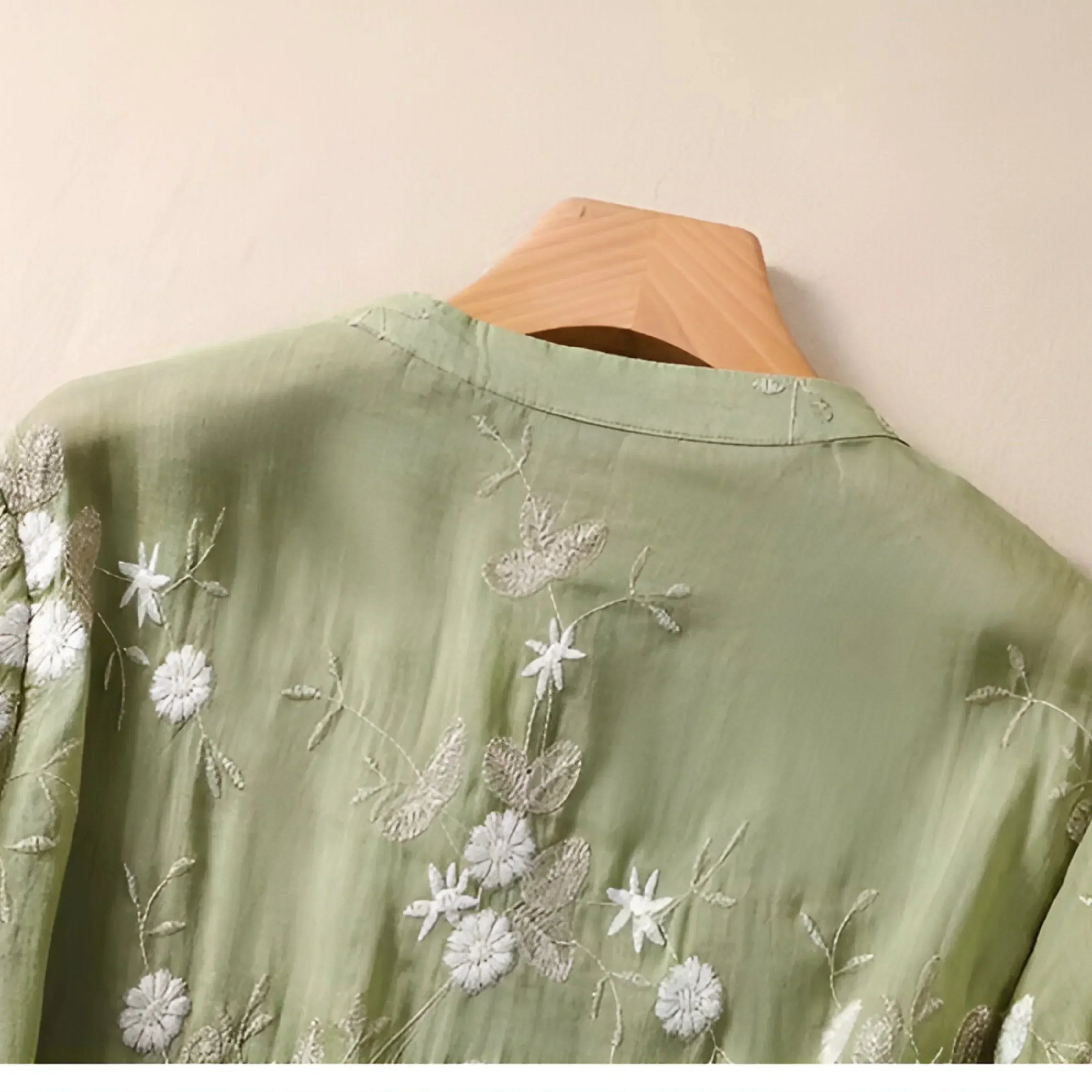 Women's Cotton Top Embroidered Flowers Feminine Soft Breathable Casual Elegant Everyday – Emily - Lolly 